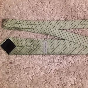Geoffrey Beene Other - Geoffrey Beene 100% Silk Men's Green 61 Inch Tie Geoffrey Beene Other - Geoffrey Beene 100% Silk Men's Green 61 Inch Tie